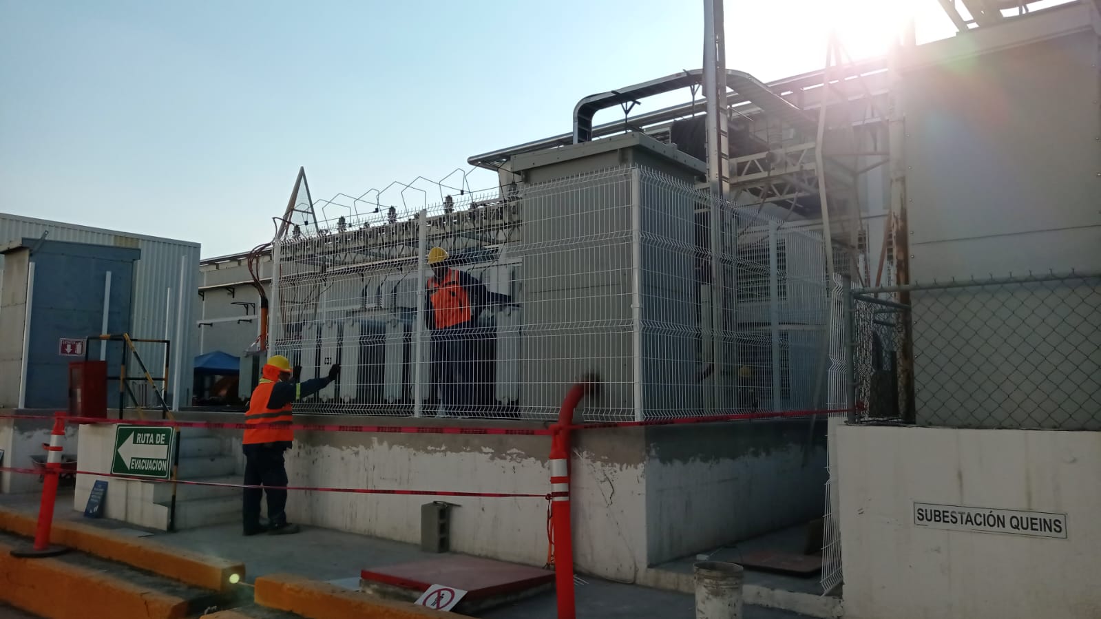 Subestación eléctrica en instalación industrial